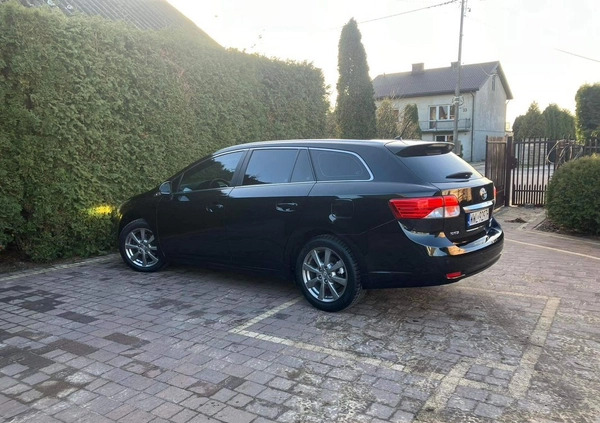 Toyota Avensis cena 25900 przebieg: 343800, rok produkcji 2013 z Wołomin małe 172